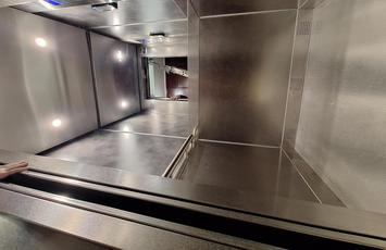 Cabine d 'un ascenseur modernisé au Pont du Routoir