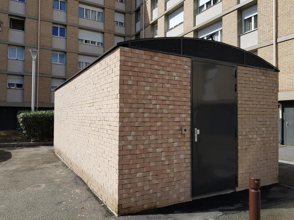 logette à containers pour poubelles commerces Bernard de Jussieu