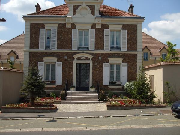 Ancienne mairie à Rocquencourt