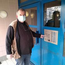 Gardiens de Versailles Habitat s'enquérant de la santé des locataires