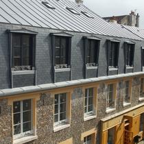 Bâtiment Passage des deux portes : la toiture rénovée (septembre 2015)
