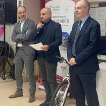 Concours de dessins : remise des prix par  François Morton maire de Guyancourt et la gouvernance de Versailles Habitat