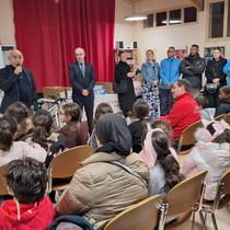 Concours de dessins : remise des prix par  François Morton maire de Guyancourt